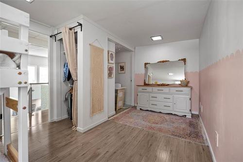 804 Holly Ave, Winnipeg, MB 