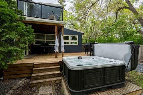 804 Holly Ave, Winnipeg, MB 