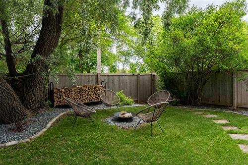804 Holly Ave, Winnipeg, MB 