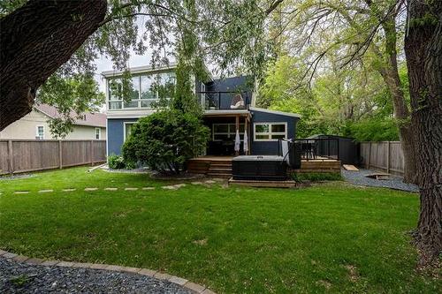 804 Holly Ave, Winnipeg, MB 