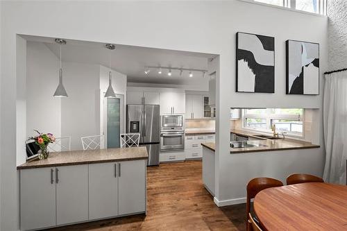804 Holly Ave, Winnipeg, MB 