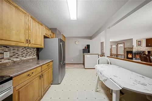2 High Point Dr, Winnipeg, MB 