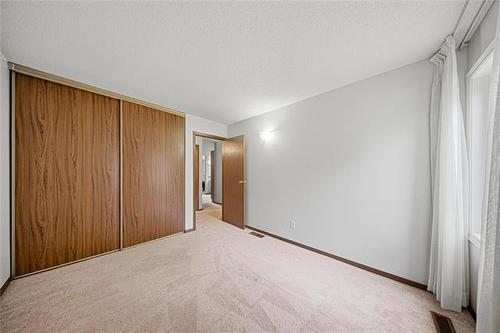 2 High Point Dr, Winnipeg, MB 