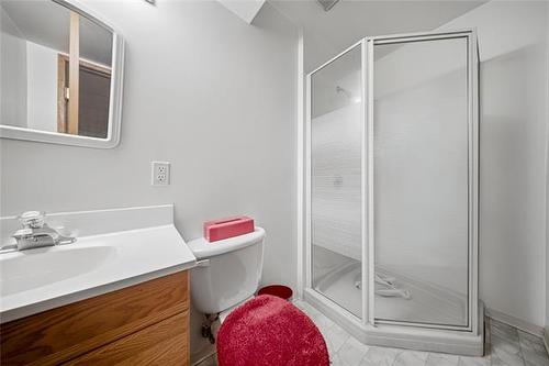 2 High Point Dr, Winnipeg, MB 