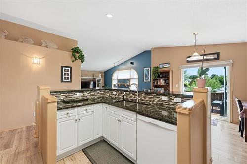 52 Wildfire Dr, Winnipeg, MB 