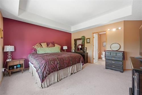52 Wildfire Dr, Winnipeg, MB 
