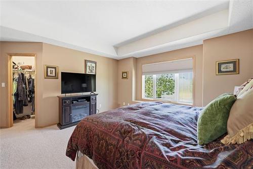 52 Wildfire Dr, Winnipeg, MB 