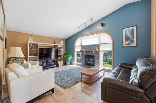 52 Wildfire Dr, Winnipeg, MB 