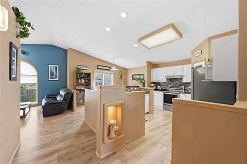 52 Wildfire Dr, Winnipeg, MB 