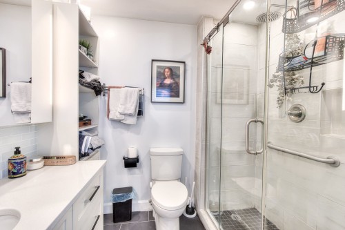 Salle de bains - 504-1101 Rue St-Urbain, Montréal (Ville-Marie), QC 