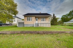 332 Av. De Gaspé E.  Saint-Jean-Port-Joli, QC G0R 3G0