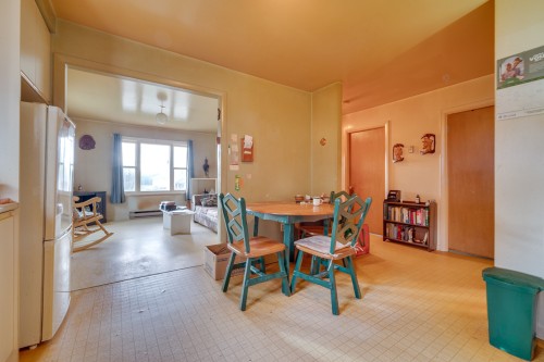 Salle à manger - 332 Av. De Gaspé E., Saint-Jean-Port-Joli, QC 