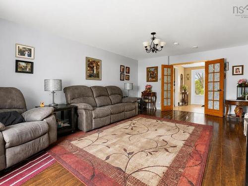 80 Livingstone Road, River Ryan, NS - Indoor Photo Showing Living Room