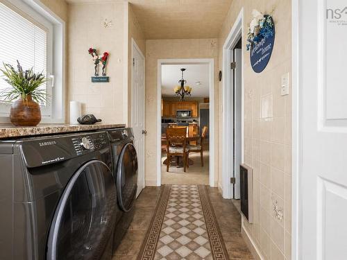 80 Livingstone Road, River Ryan, NS - Indoor Photo Showing Laundry Room