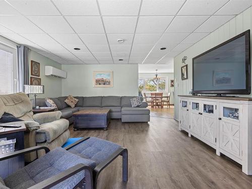 80 Livingstone Road, River Ryan, NS - Indoor Photo Showing Living Room