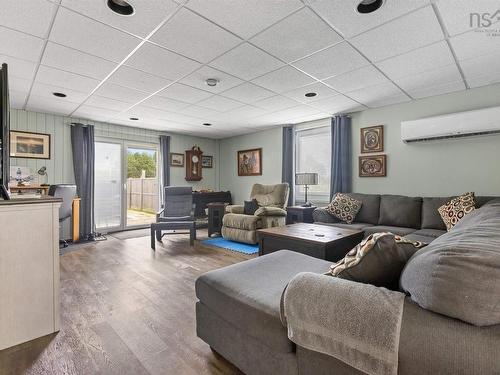 80 Livingstone Road, River Ryan, NS - Indoor Photo Showing Living Room