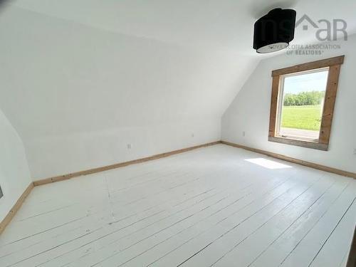 7729 Highway 321, Roslin, NS - Indoor Photo Showing Other Room