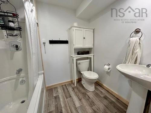 7729 Highway 321, Roslin, NS - Indoor Photo Showing Bathroom