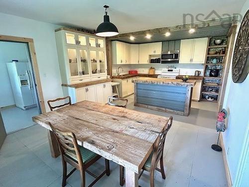 7729 Highway 321, Roslin, NS - Indoor