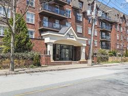 311 115 Ochterloney Street  Dartmouth, NS B2Y 4W8