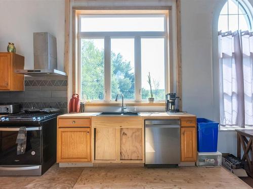 10563 Highway 2, Mapleton, NS 