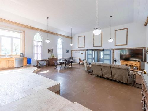 10563 Highway 2, Mapleton, NS 