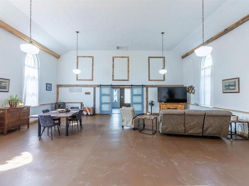 10563 Highway 2, Mapleton, NS 
