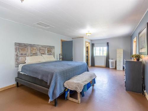 10563 Highway 2, Mapleton, NS 