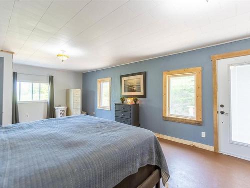 10563 Highway 2, Mapleton, NS 