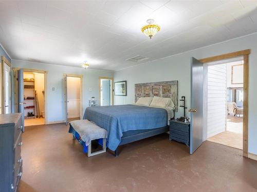 10563 Highway 2, Mapleton, NS 