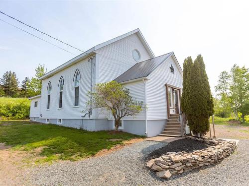 10563 Highway 2, Mapleton, NS 