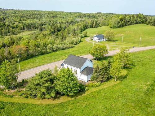 10563 Highway 2, Mapleton, NS 
