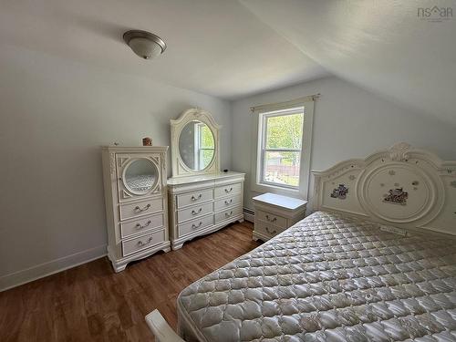 22 Forest Street, Milton, NS 