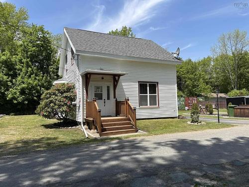 22 Forest Street, Milton, NS 