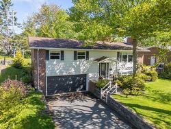 17 Hillwood Crescent  Clayton Park, NS B3M 1J5