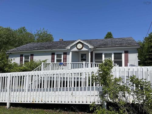 736 Highway 2, Elmsdale, NS 