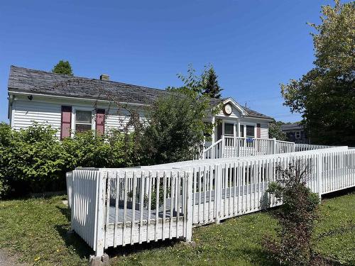 736 Highway 2, Elmsdale, NS 