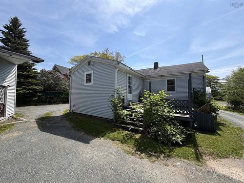 736 Highway 2, Elmsdale, NS 