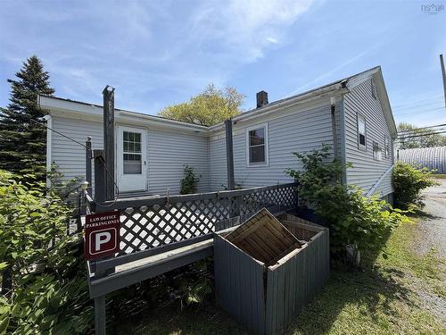 736 Highway 2, Elmsdale, NS 