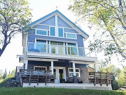 706 East Green Bay Road Shuniah, ON P7A 0H5