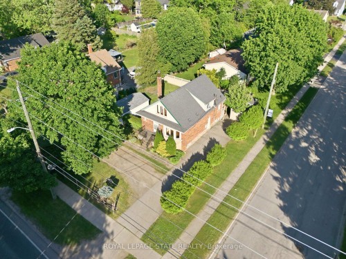 352 Parkside Drive, Hamilton, ON 