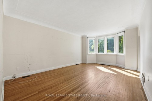 352 Parkside Drive, Hamilton, ON 