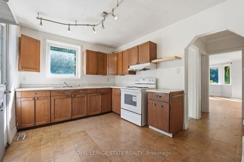 352 Parkside Drive, Hamilton, ON 