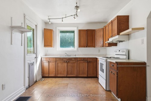 352 Parkside Drive, Hamilton, ON 