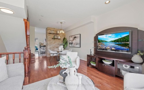 370 South Park Road, Markham, ON 