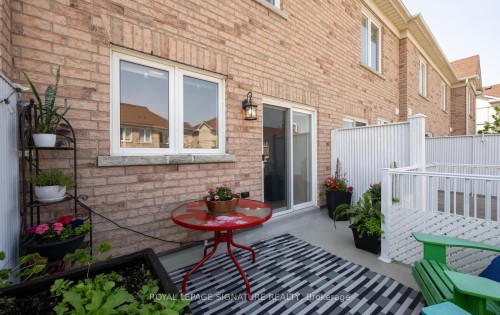 370 South Park Road, Markham, ON 