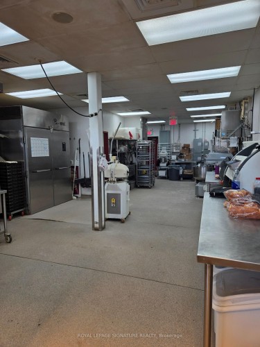 9342 Bathurst Street, Vaughan, ON 