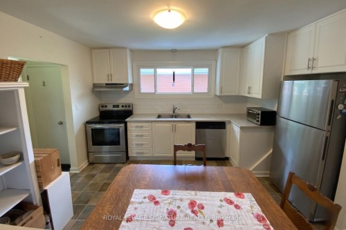 46 Warren Avenue, Hamilton, ON - Indoor Photo Showing Kitchen With Double Sink