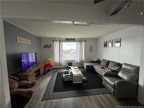 76 Notre Dame, Kedgwick, NB - Indoor Photo Showing Living Room