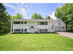 16 Stonehurst AVE  New Maryland, NB E3C 1H1